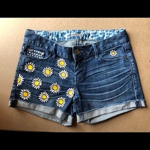 Upcycled/handpainted denim shorts